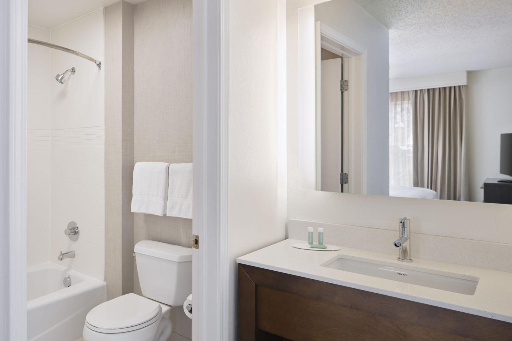 Residence Inn By Marriott Albany East Greenbush/Tech Valley Екстер'єр фото